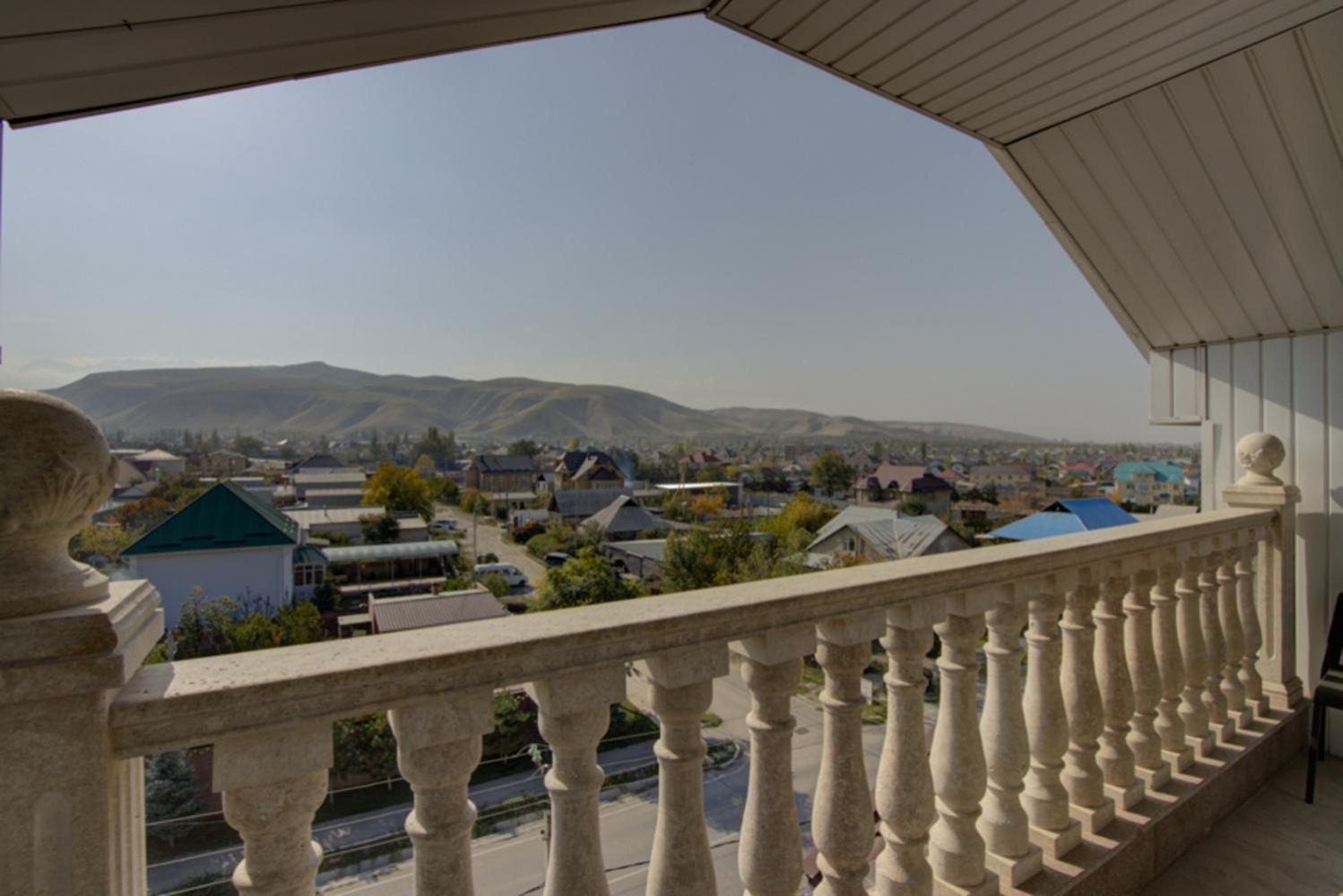 Aisha Hotel Bishkek Exterior foto