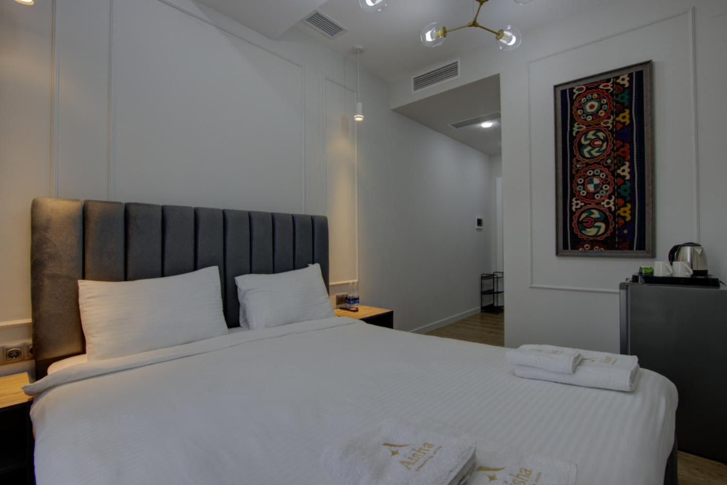 Aisha Hotel Bishkek Exterior foto